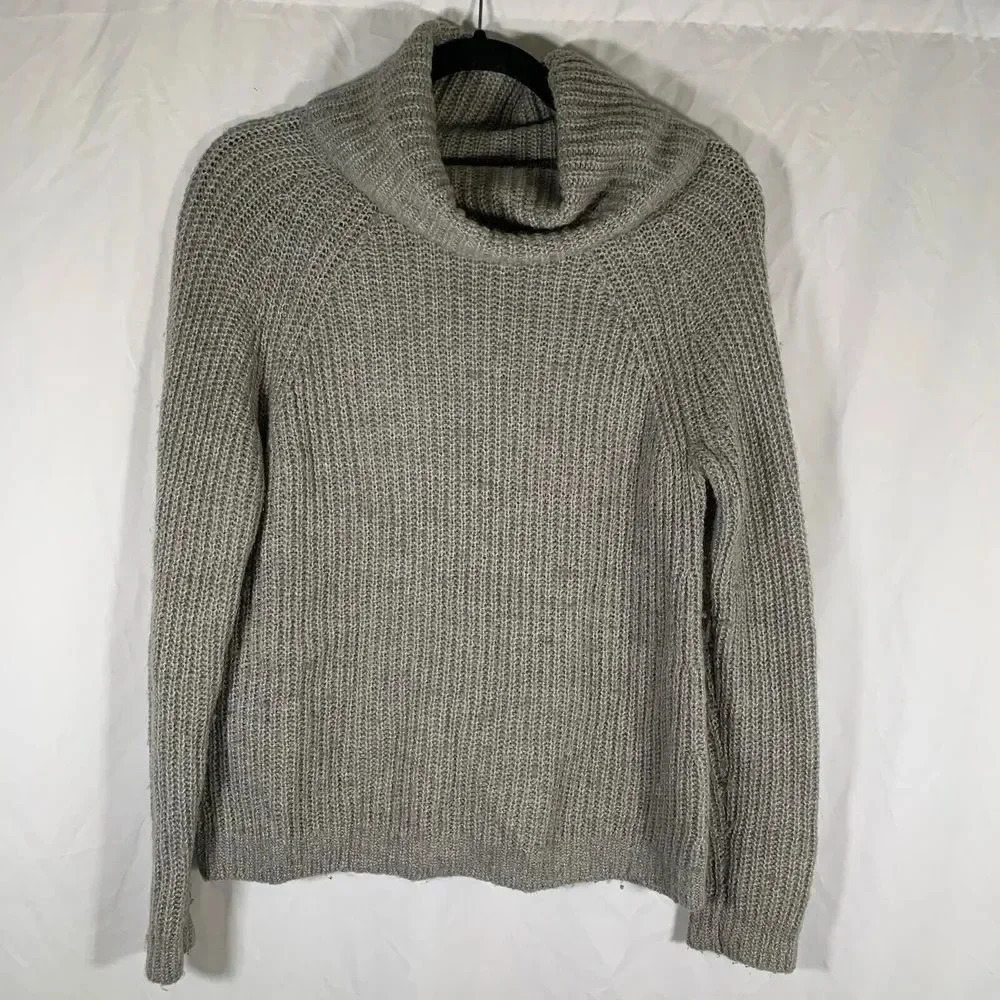 Gap Sweater Women’s Medium Grey Wool Blend Turtle Neck Knit Long Sleeve